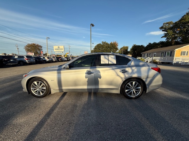 2017 INFINITI Q50 Premium
