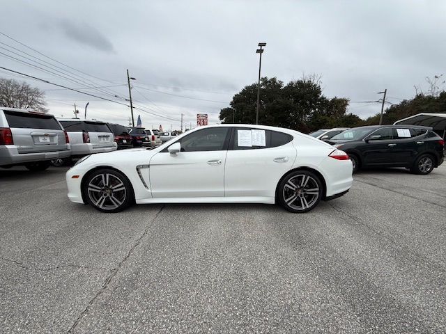 2013 Porsche Panamera Platinum Edition's photo