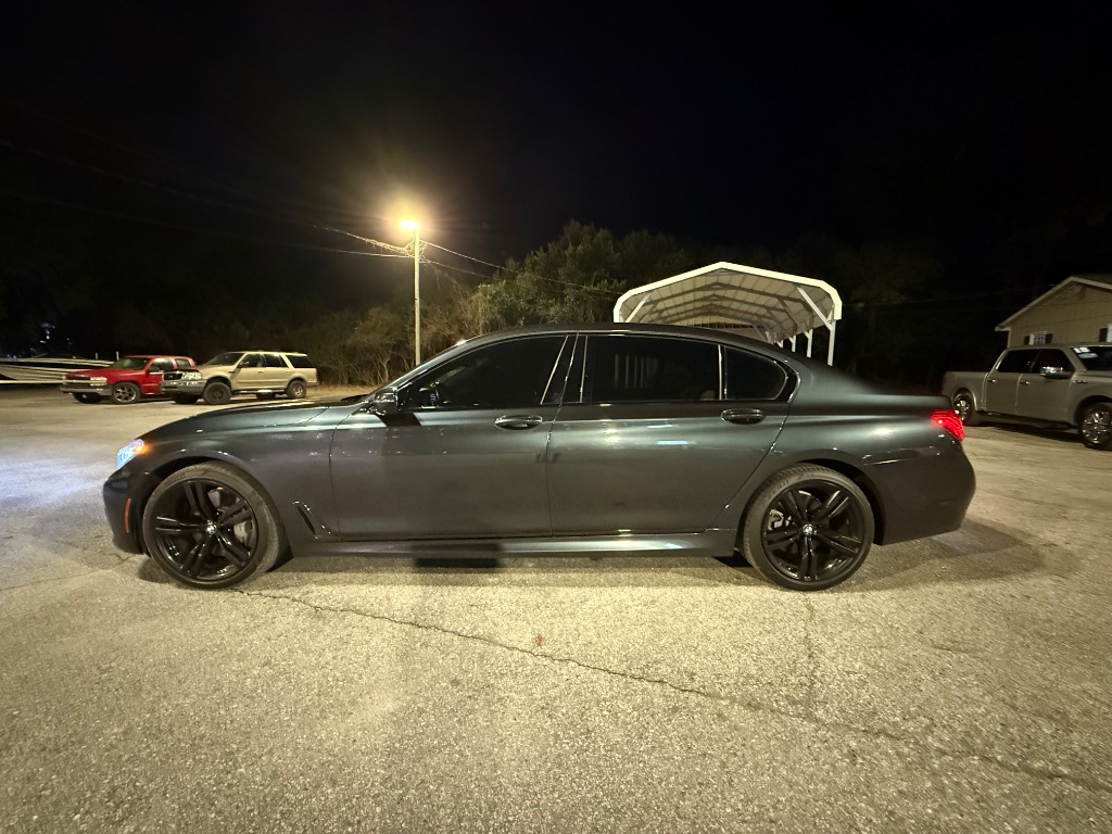 2019 BMW 7 Series 750i's photo