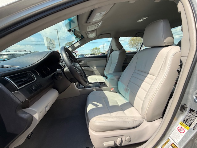 2016 Toyota Camry XLE - Photo 6