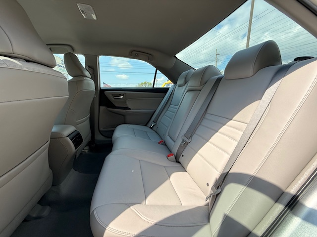 2016 Toyota Camry XLE - Photo 7