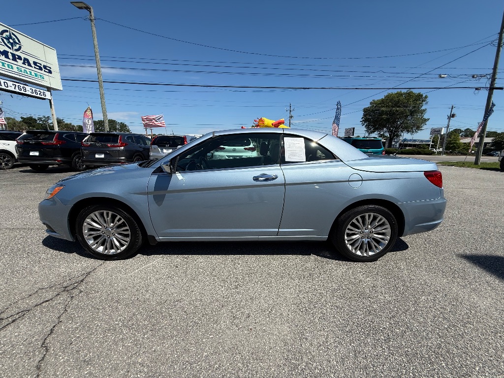 2012 Chrysler 200 Limited Convertible's photo